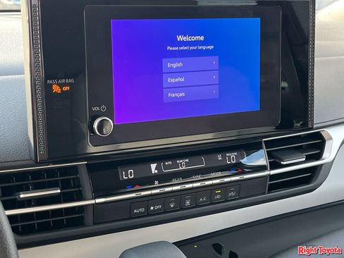 Certified 2026 Toyota Sienna LE FWD image 27