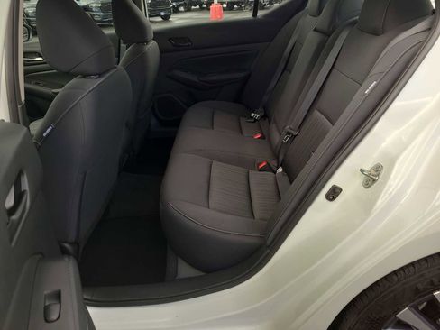 Used 2025 Nissan Altima 2.5 SV FWD image 21