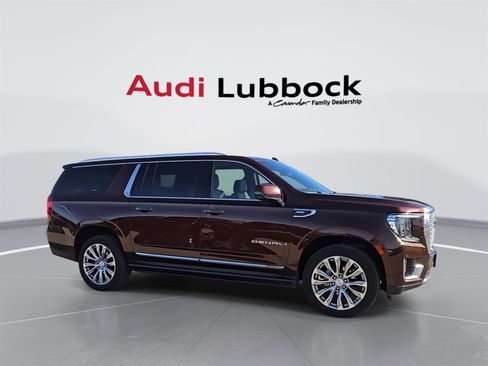 Used 2022 GMC Yukon XL Denali image 2