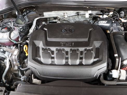 Used 2023 Volkswagen Tiguan SE R-Line image 32