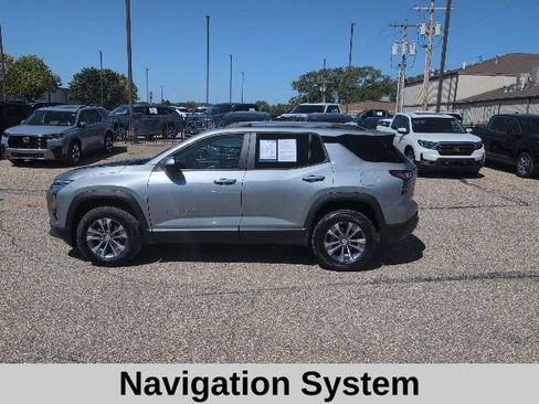 Used 2025 Chevrolet Equinox LT w/ Convenience Package II AWD/4WD image 3
