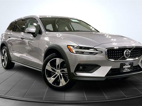 New 2026 Volvo V60 B5 Cross Country Plus w/ Climate Package image 3