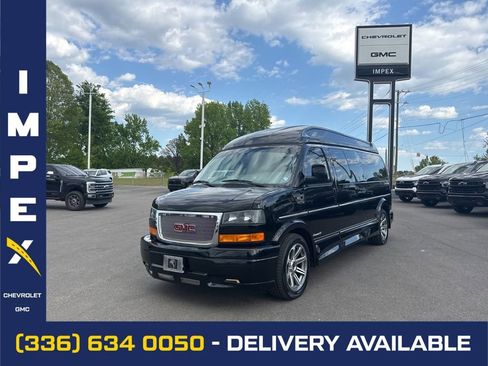 Used 2017 GMC Savana 2500 Extended RWD image 1
