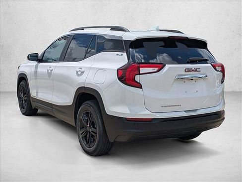 Used 2022 GMC Terrain SLE w/ Driver Convenience Package FWD image 7