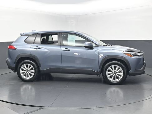 Used 2023 Toyota Corolla Cross LE AWD/4WD image 45
