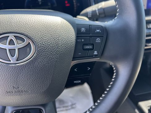 Used 2025 Toyota Camry SE w/ Convenience Package FWD image 20