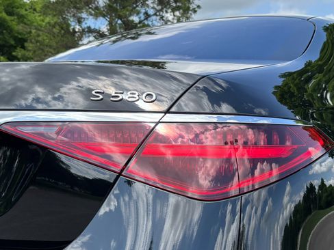 Used 2024 Mercedes-Benz Maybach S 580 4MATIC image 25