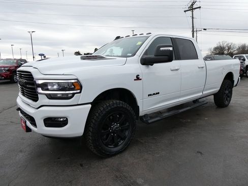Used 2024 RAM 3500 Laramie w/ Night Edition image 9
