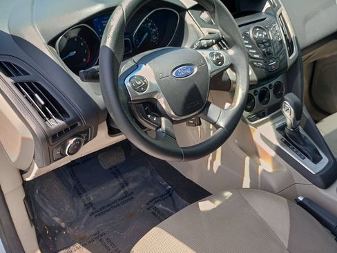 Used 2014 Ford Focus SE FWD image 9