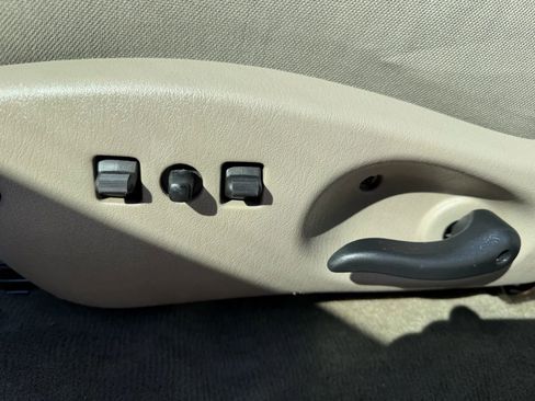 Used 2005 Dodge Dakota SLT image 15