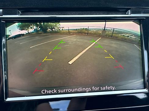 Used 2018 Nissan Rogue S AWD/4WD image 12