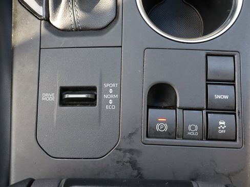 Used 2023 Toyota Highlander XSE image 26