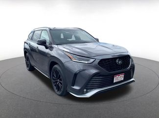 Used 2025 Toyota Highlander XSE video 1