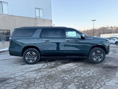 New 2026 Chevrolet Suburban Z71 w/ Comfort Package image 7