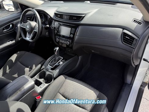 Used 2020 Nissan Rogue SV FWD image 10