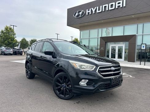 Used 2018 Ford Escape SE w/ SE Sport Appearance Package AWD/4WD image 1