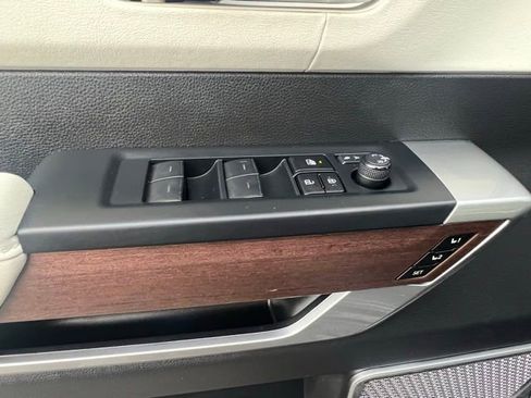 Used 2023 Toyota Sequoia Capstone AWD/4WD image 9