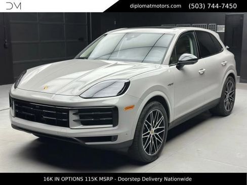 Used 2025 Porsche Cayenne E-Hybrid AWD/4WD image 1