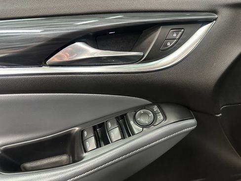 Used 2021 Buick Enclave Essence w/ Sound and Sites Package AWD/4WD image 17