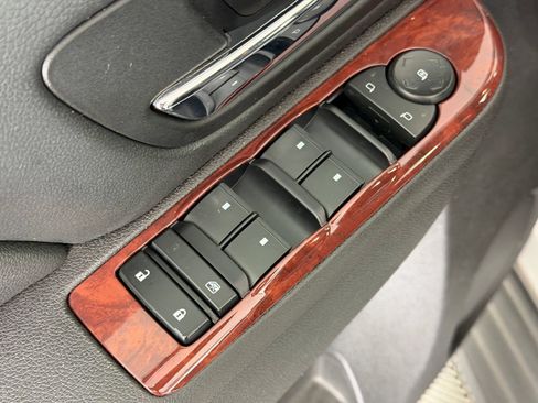 Used 2013 Chevrolet Tahoe LT RWD image 13