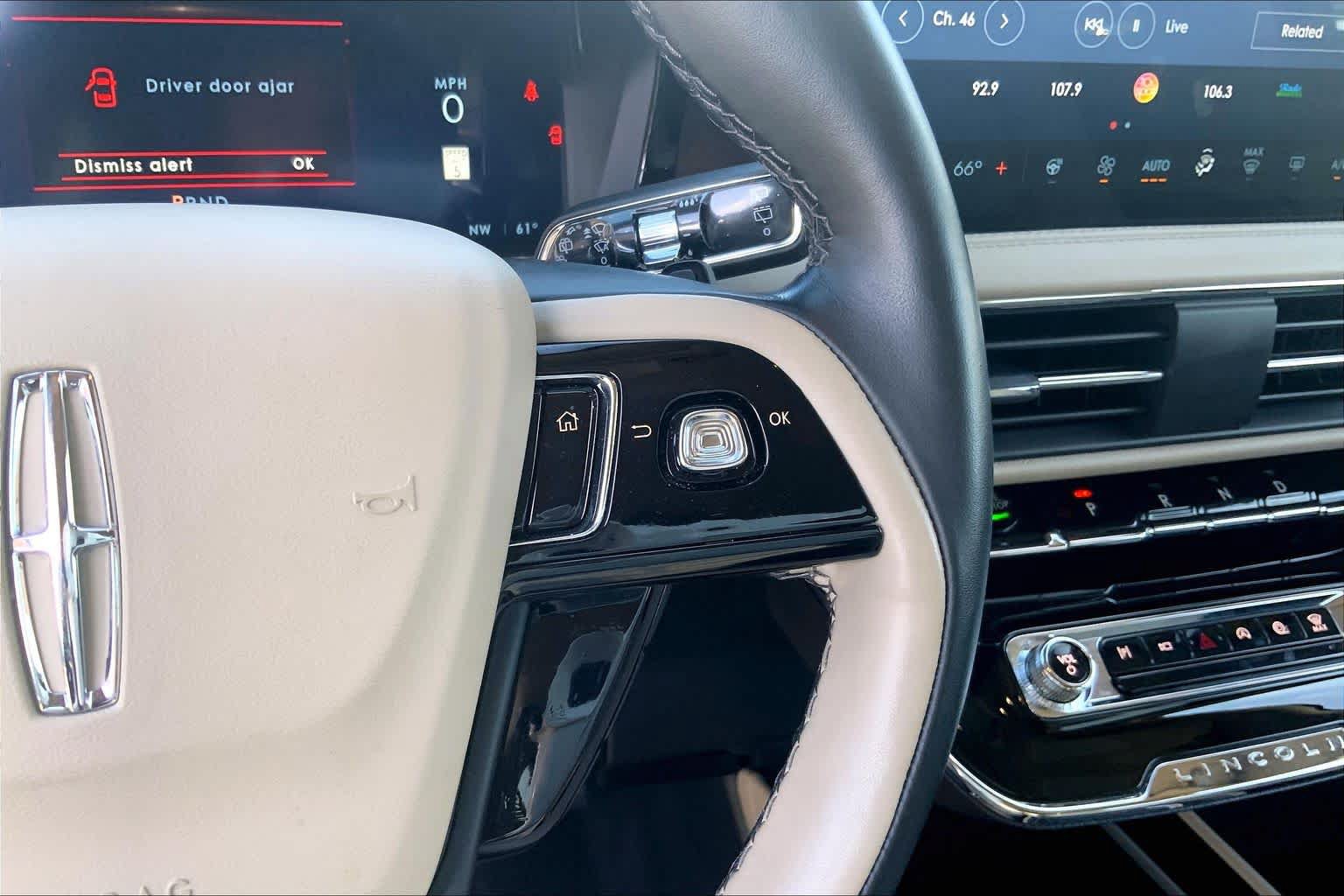 Used 2025 Lincoln Corsair Reserve AWD/4WD image 23