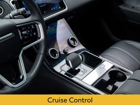 Used 2023 Land Rover Range Rover Velar R-Dynamic S image 11