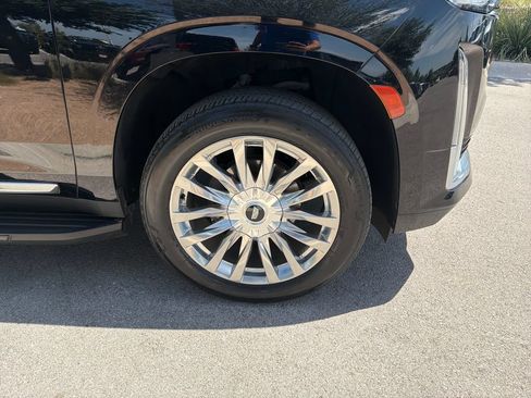 Used 2022 Cadillac Escalade ESV Premium Luxury AWD/4WD image 15