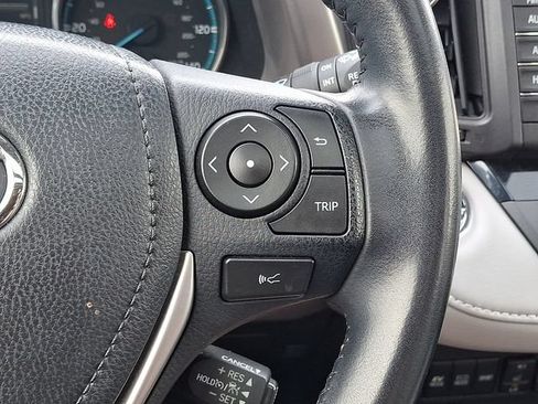 Used 2018 Toyota RAV4 Limited AWD/4WD image 23