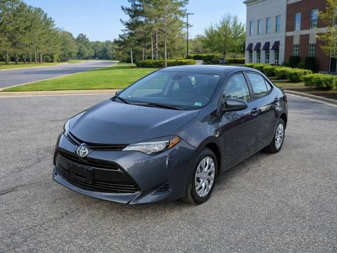 Used 2019 Toyota Corolla LE FWD image 2
