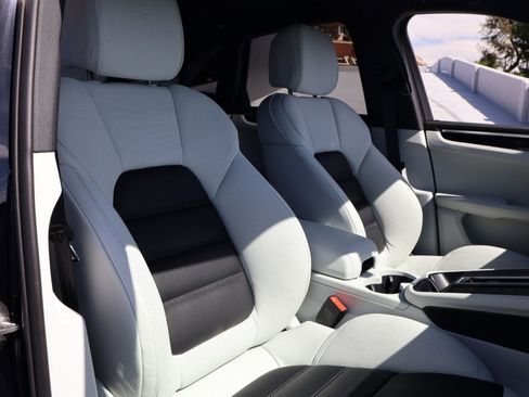 New 2026 Porsche Macan S AWD/4WD image 24
