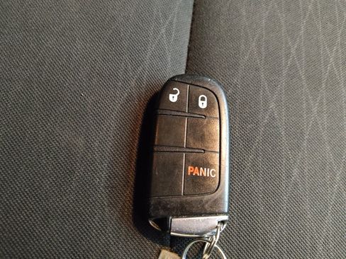 Used 2018 Dodge Durango SXT w/ 3rd Row Seating Group image 32