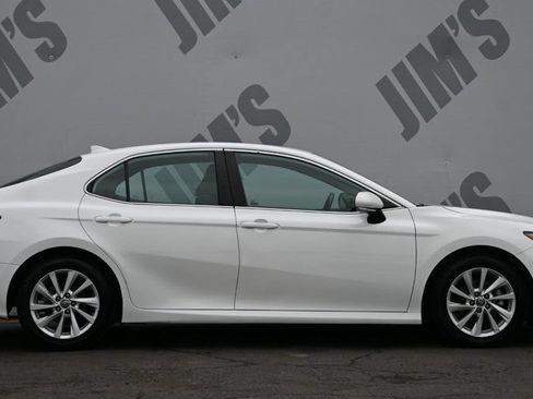 Used 2024 Toyota Camry LE w/ Convenience Package FWD image 4