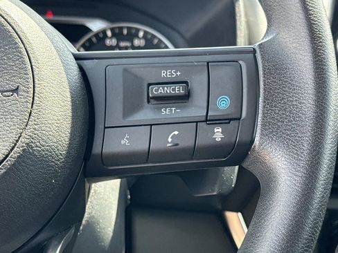 Certified 2024 Nissan Rogue SV FWD image 30