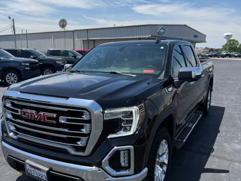 Used 2021 GMC Sierra 1500 SLT w/ SLT Convenience Package AWD/4WD image 3