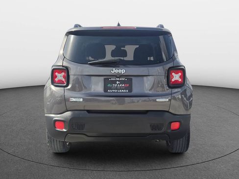 Used 2016 Jeep Renegade Latitude FWD image 6