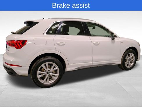 Used 2025 Audi Q3 2.0T Premium image 8