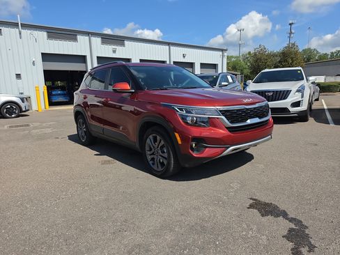 Certified 2023 Kia Seltos S w/ Navigation Package FWD image 2