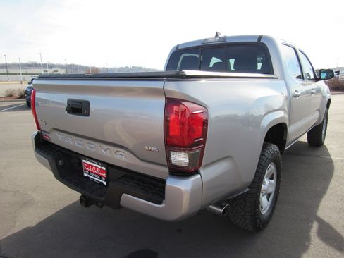 Used 2020 Toyota Tacoma SR image 6