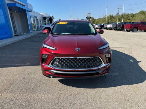 Used 2025 Buick Encore GX Avenir w/ Avenir Technology Package image 8