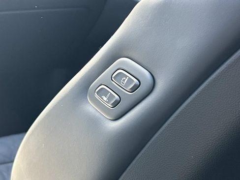 Used 2025 Genesis GV70 3.5T Sport w/ Sport Advanced Package AWD/4WD image 26