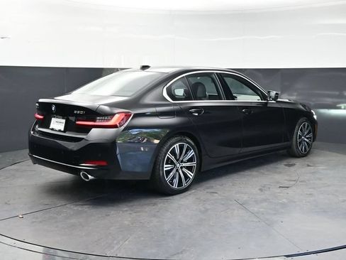 Used 2025 BMW 330i xDrive Sedan w/ Convenience Package AWD/4WD image 5
