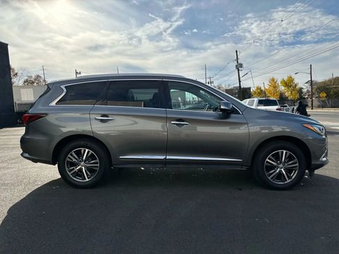 Used 2020 INFINITI QX60 Luxe w/ Essential Package image 4