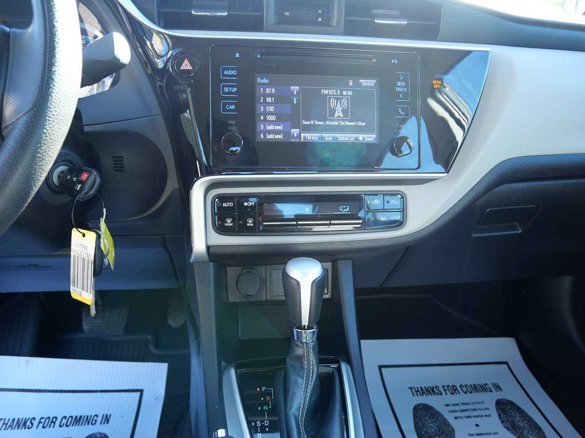 Used 2018 Toyota Corolla LE FWD image 13