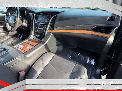 Used 2018 Cadillac Escalade ESV Luxury RWD image 9