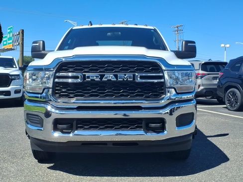 Used 2024 RAM 3500 Tradesman w/ Chrome Appearance Group AWD/4WD image 2