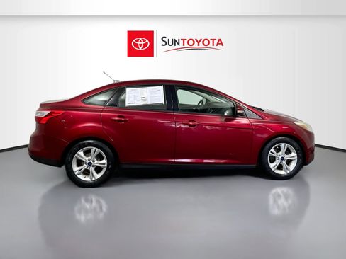 Used 2014 Ford Focus SE w/ SE Winter Package image 2