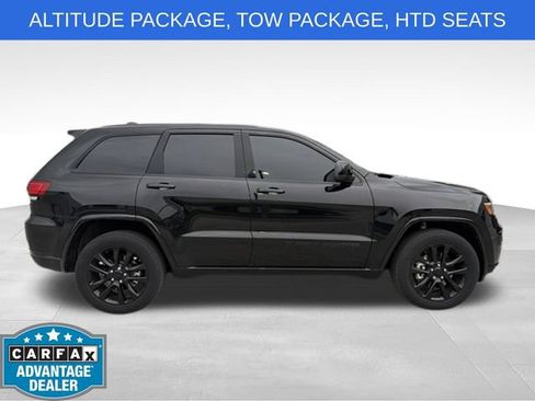 Used 2022 Jeep Grand Cherokee Laredo X AWD/4WD image 3