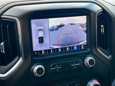 Used 2022 GMC Sierra 2500 AT4 w/ AT4 Preferred Package image 17