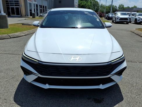 Used 2025 Hyundai Elantra SE FWD image 18
