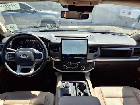 Used 2023 Ford Expedition XLT RWD image 12